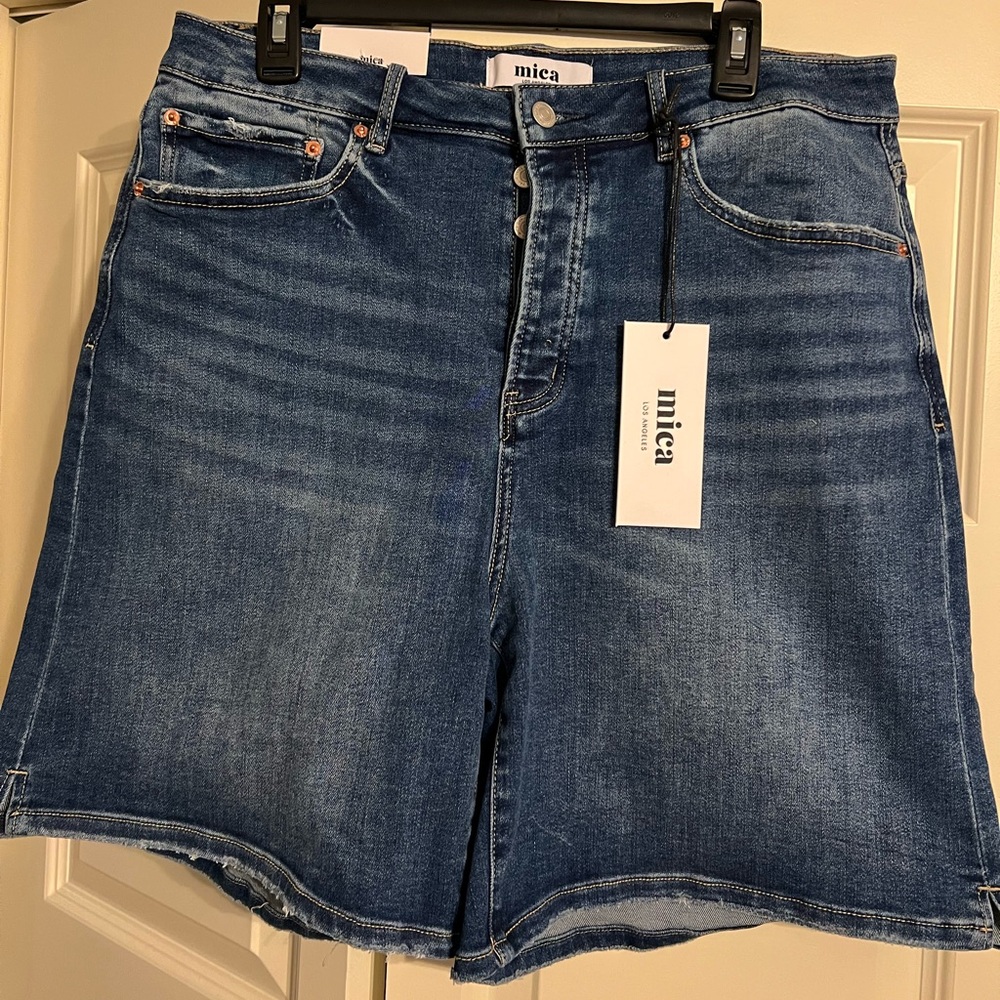 Mica Bermuda shorts 7” inseam XL